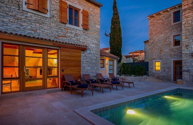 Beautiful Villa Consisting of two Houses With Private Pool, Near Pula and Beach - Foto 28