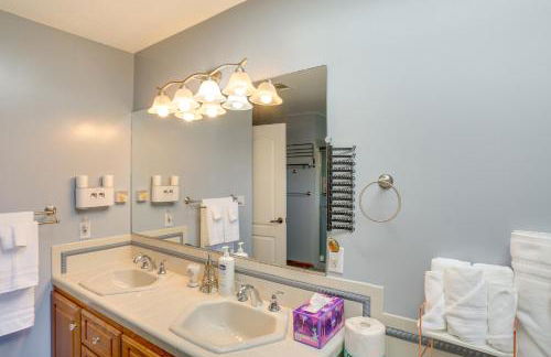 3 Mi to Sequoia Park Zoo Spacious Home with Sunroom - Foto 21