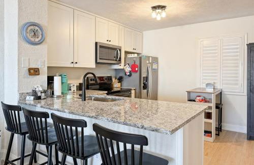 Out To Sea - Oceanfront 2 Bedroom, 2 Bath Condo - Foto 31