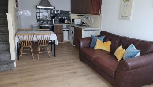 Near Heathrow T5 Slough Windsor sleeps 3-4 - Foto 1