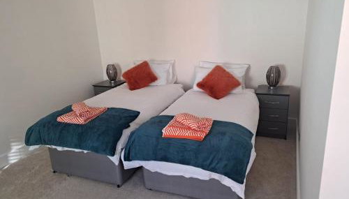 Captains House - Photo 2