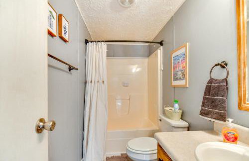 Private Dock Pet-Friendly Home on Lake Sinclair - Foto 22