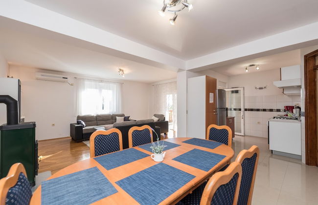 Family Friendly Pool House Ana - Foto 38