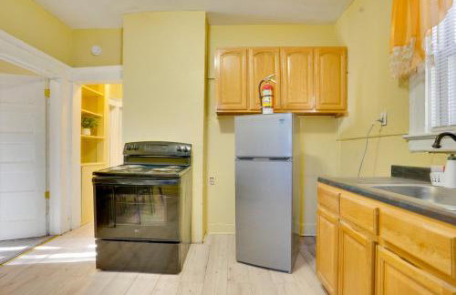 Easy City Commuting! Walkable Newark Duplex - Photo 10