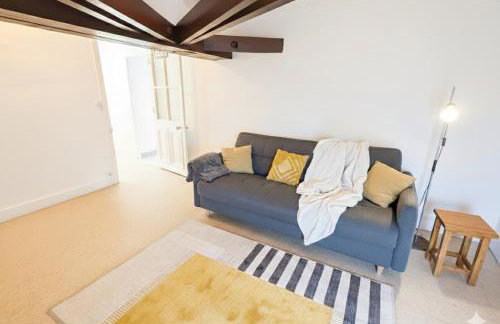 Studio spacieux avec bureau - Calme & Proche Lyon - Foto 1