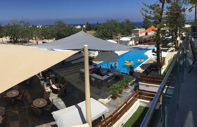 Latchi Escape Hotel & Suites - Foto 2