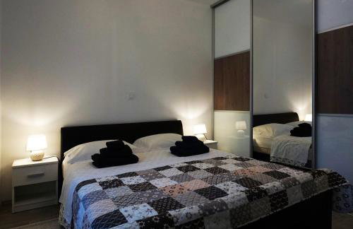 Apartment Joia near Bačvice Beach with Balcony & Parking - Foto 1