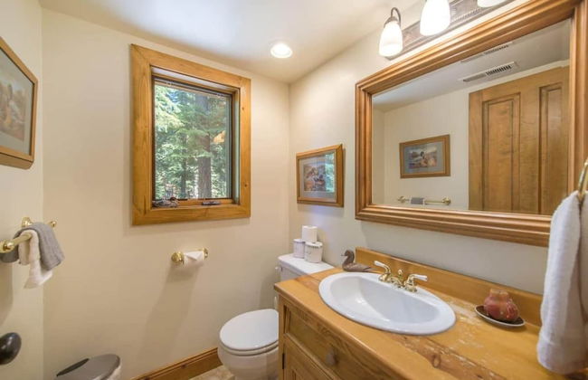 Ellis Peak by Avantstay Beautiful Mckinney Cabin w/ Filtered Lake Views - Foto 8