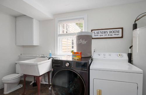 Exclusive Lux Home Near Town • Game Rm • Gym • 4BR - Photo 64
