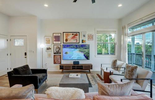 Bachelor/Bachelorette Mansion In the Heart of ATX - Photo 4