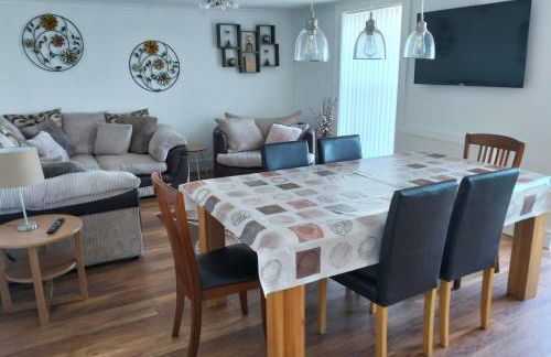 Waterfront Location, Balcony, Sea Views, Free Parking - Foto 17