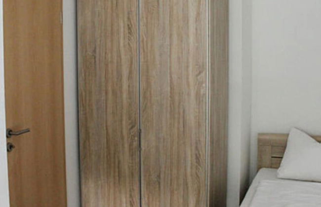 Pear - On the Fruit Tree - Foto 4