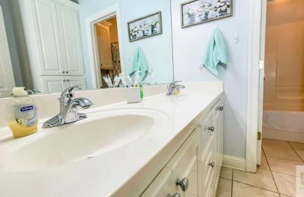 Spacious King Suite Home With Serene Patio - Foto 24