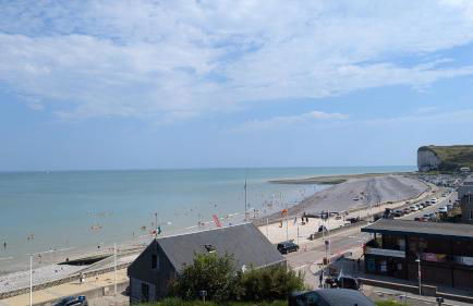 Beautiful beachfront apartment, 180d sea and cliff view - Foto 23