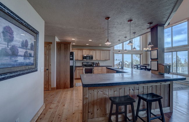 Blackmoon Chalet at Terry Peak - Photo 13