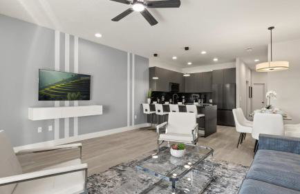 Stunning Townhome with Private Pool & Games Room - Foto 12