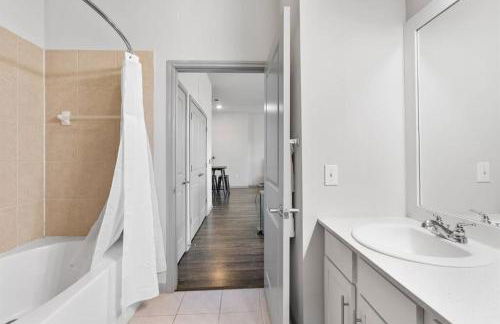 Modern Austin 2BR 2B Apt with Pool Parking & WIFI - Foto 22