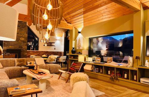 Chalet de luxe contemporain vue 360 degrés sur les montagnes - Photo 1