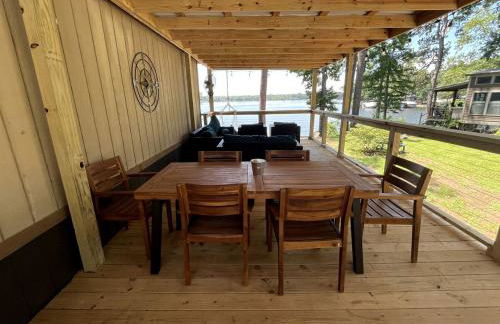 Spacious Modern Cabin on Toledo Bend Lake with Gorgeous Deck and Patio for an Amazing Family Getaway in Hemphill, Texas - Foto 24