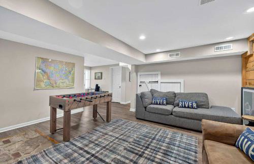 Riverfront w Hot Tub Game Room Fire Pit & More - Foto 48