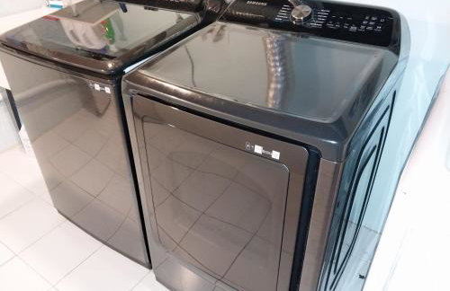 Cozy 4BR 3BA Home- Train to NYC, USOpen, CitiField Mets, MSG, Walk to Harbor & Golf - Photo 41