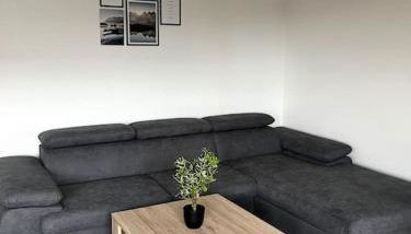 LOOT LARGE /Stadtrand /Parkplatz - Foto 2