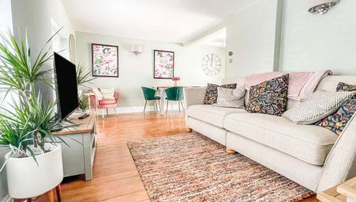 Beautiful 2 Bedroom Cottage with Private Courtyard in Arundel Centre - Foto 4