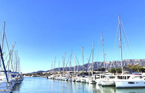 Piso nuevo y céntrico con piscina en Sant Carles de la Rápita - Foto 7