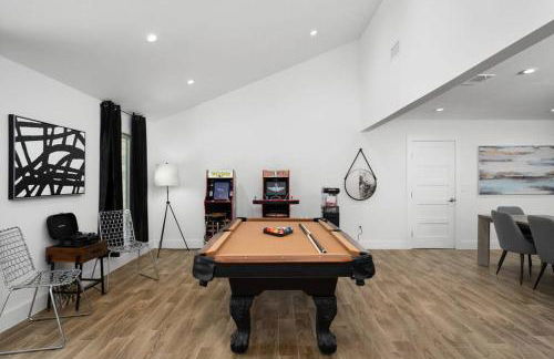 The Gateway - 6BED W Two Houses GameRoom & Pool - Photo 22