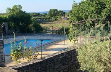 Location chaleureuse à Orgnac-l'Aven avec piscine partagée - Foto 28