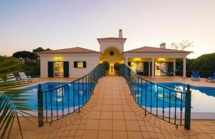 Exceptional Villa with Pool, Tennis Court, Games Room - Foto 2