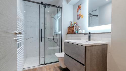 Unique Two Bed Holiday Home in Edinburgh - Foto 3, Shower