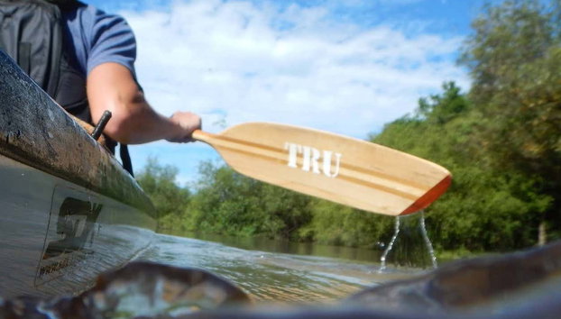 Tour en kayak por el río Uruguay - Foto 3, Remando durante la travesía por el río Uruguay