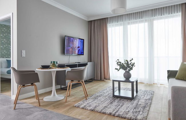 Metro Imielin 9th Floor Apartment - Photo 12