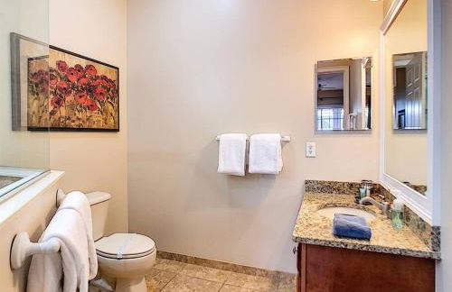 Two King En-Suites …Inside the Prestigious Reunion Resort - Foto 33