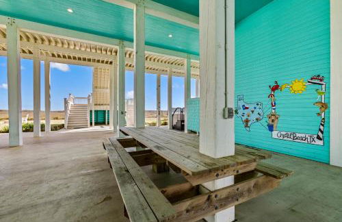 Beachfront Hideaway! Luxury Beachfront, SwimSpa, Game Room, Firepit by Bolivar Vacations - Foto 71