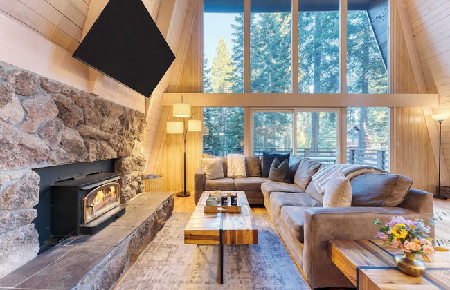 Lundy Bearden Serene Tahoe Retreat With Deck, Fireplace, and Forest Views - Foto 6
