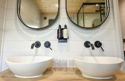 Staining Luxury Lodges - Photo 12