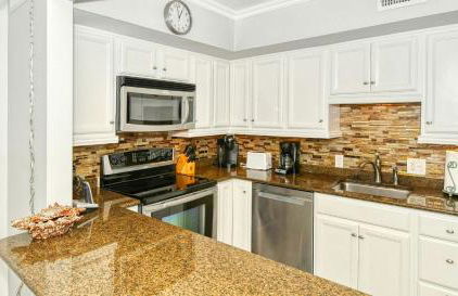 LaPlaya 104A Gulf front Walk right from your lanai onto the private beach - Foto 17