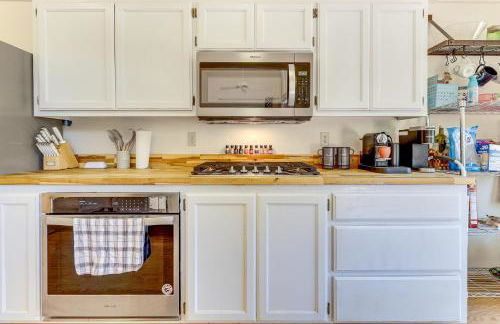 WFH-Friendly Retreat Less Than 1 Mi to Clear Lake! - Foto 10