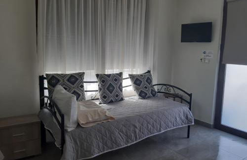 Soula's Sunshine Green Apartment - Photo 25