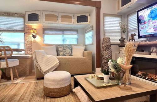 1 Large Bedroom Outdoor Patio - Photo 9