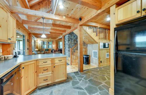 Lakefront Westhampton Cabin with Beach and Kayaks! - Foto 12