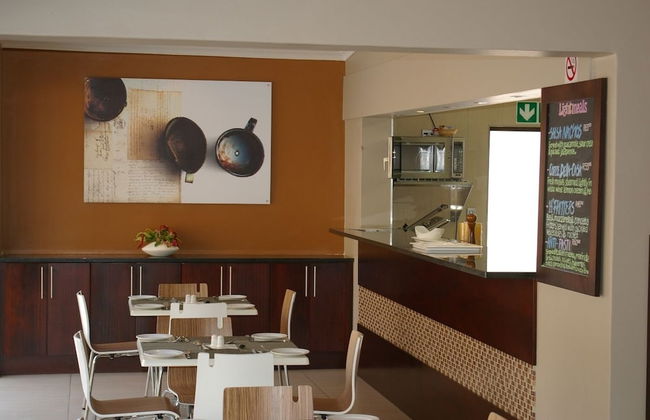 All Suite on 14th - Photo 21