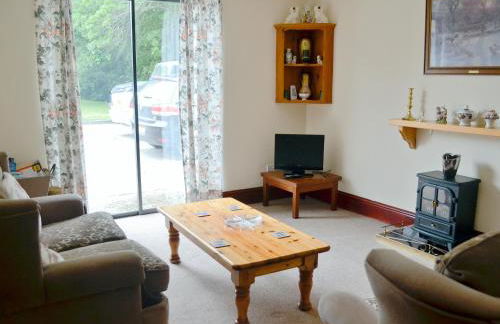 Greenmeadow Bungalow - Photo 2