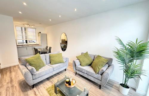 STUNNING APARTMENT - 2 DOUBLE BEDROOMS - EN-SUITE - FREE ALLOCATED PARKING - JQ QUARTER - BIRMINGHAM CITY CENTRE - SLEEPS 6 GUESTS - 2 BATHROOMs - Foto 3