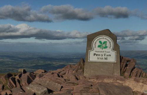 Modern 2 bedroom cottage near Bike Park Wales. - Photo 29