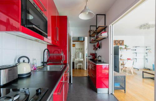 Transports, parking, A/C & equipped for long stays - Foto 11