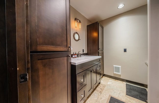 Chateau Fortine Retreat for 6! - Photo 45