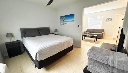 Poolfront Cottage Near Beach with Full Kitchen! - Foto 3